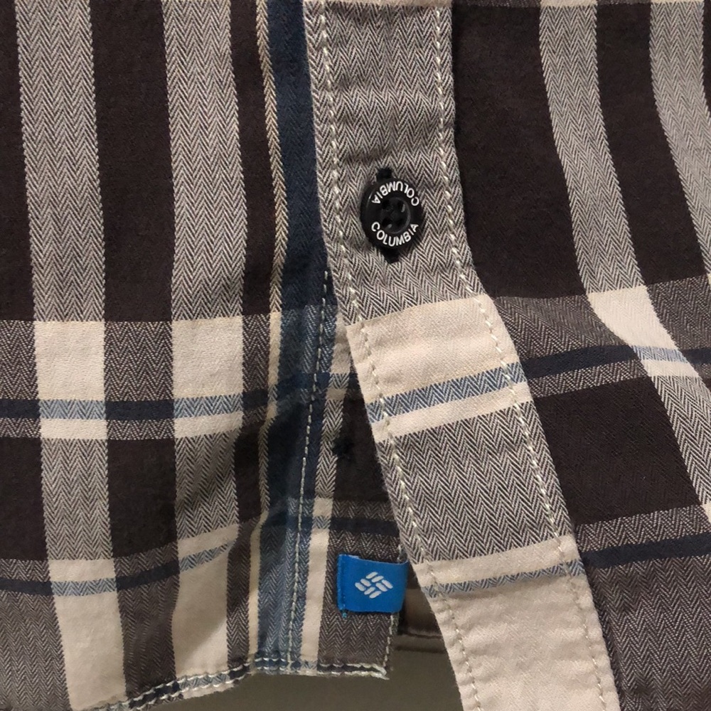 Columbia Women’s L Check Patch Pockets LS Shirt - Picture 4 of 6